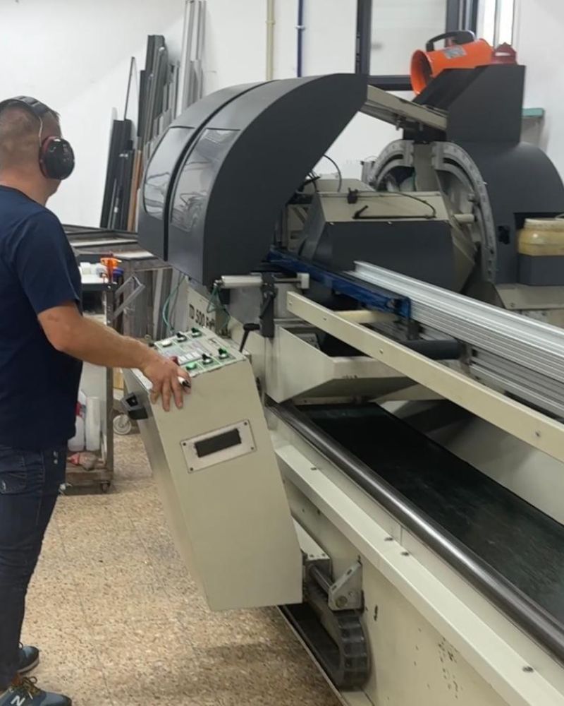 atelier de fabrication-menuiserie alu 95